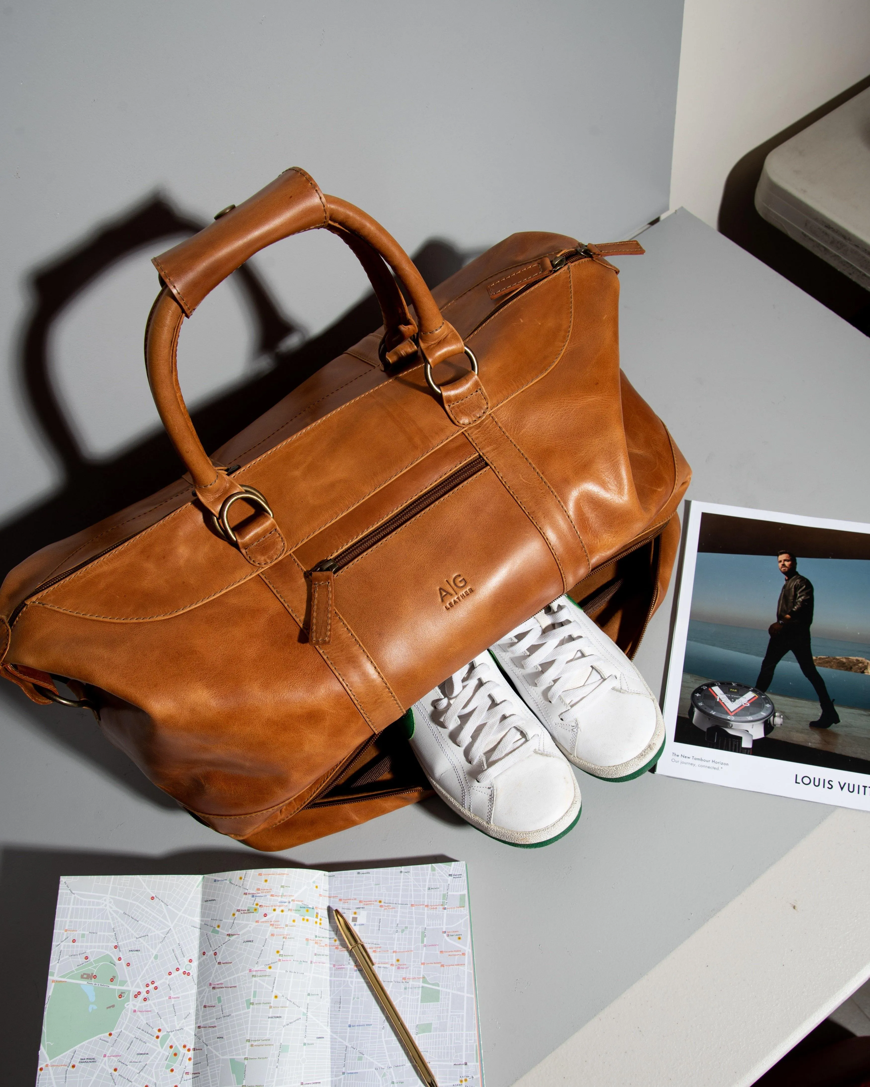 Weekender Bag with shoe compartment in Cognac color Leather - Professional Players Favorite